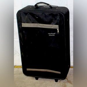 Rome Essentials Carry On Luggage